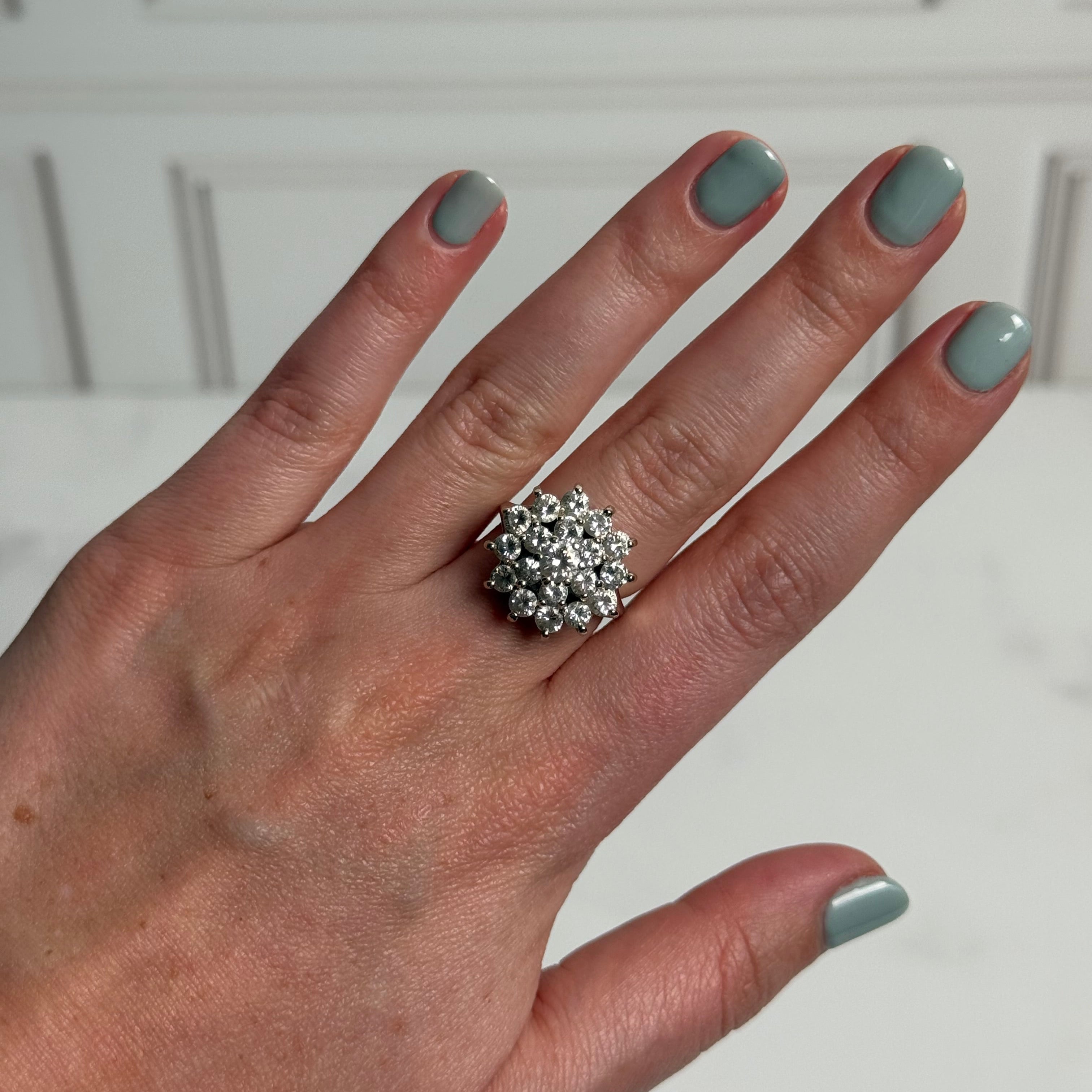 Anillo cluster de diamantes