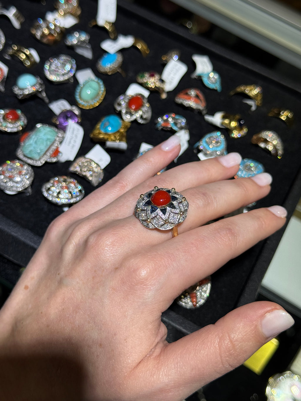 Anticipo Anillo de coral con zafiro y diamantes