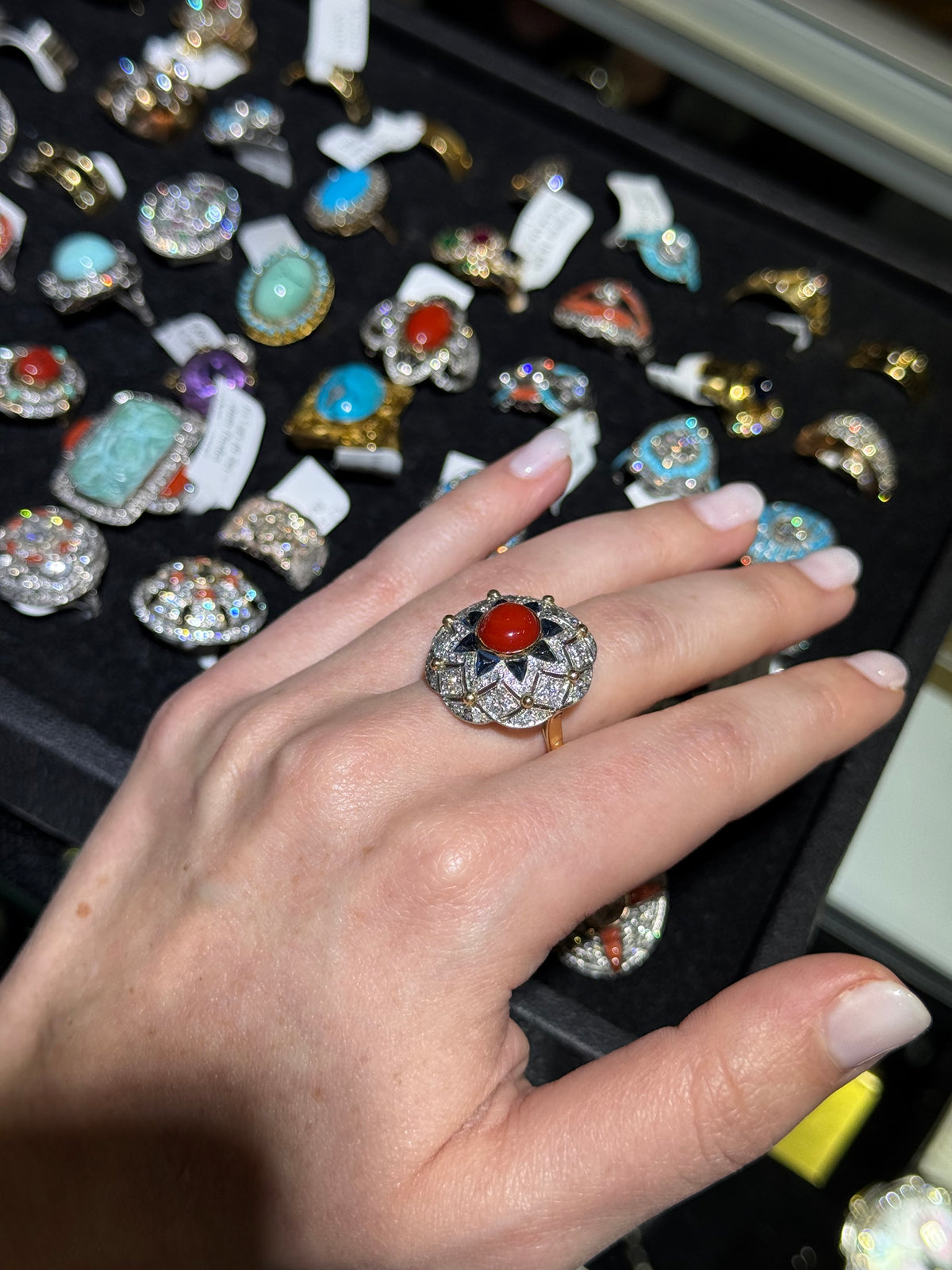 Anticipo Anillo de coral con zafiro y diamantes