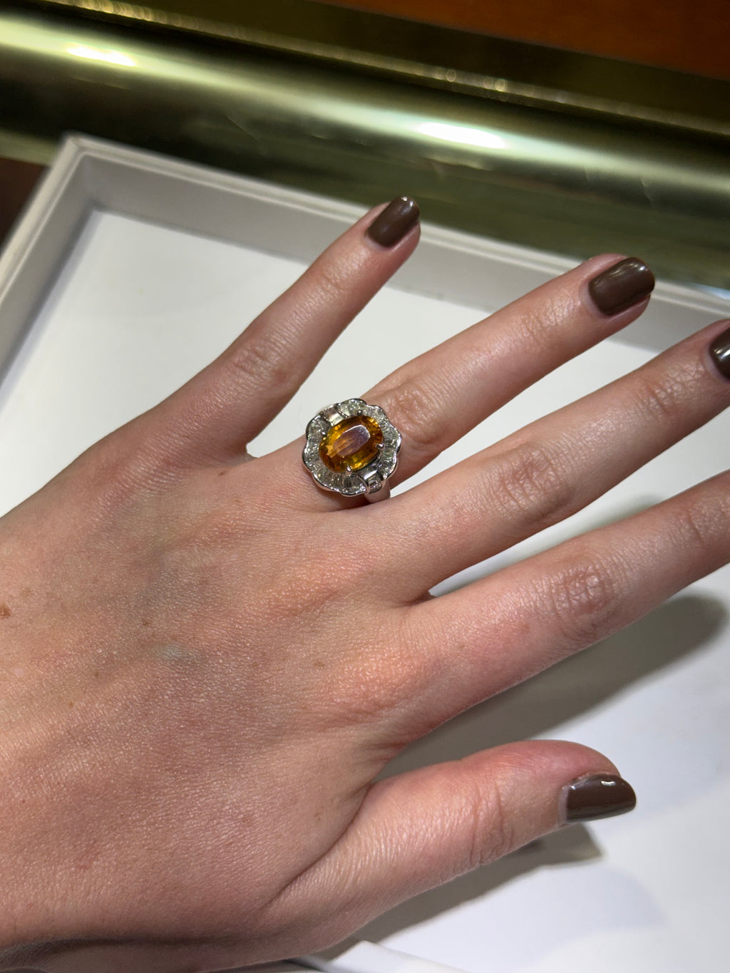 Anticipo de anillo de diamantes con citrina