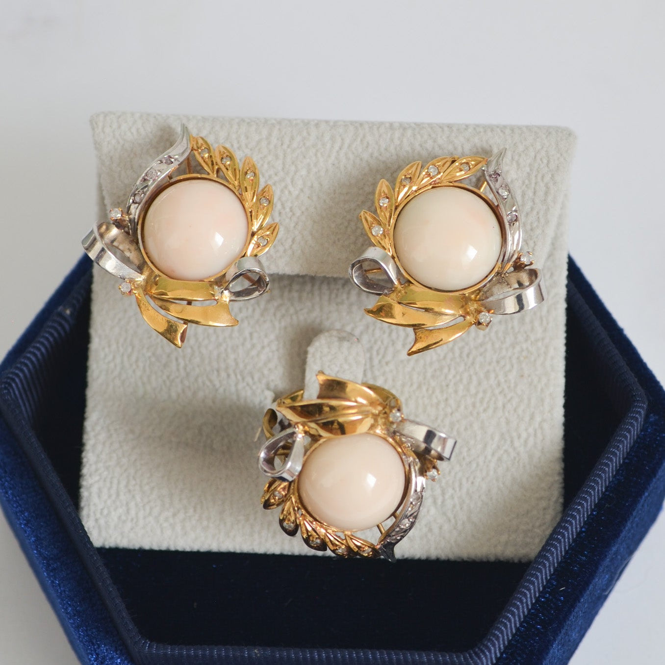 Set de corales piel de ángel, diamantes y oro