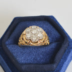 Anillo floral con diamantes