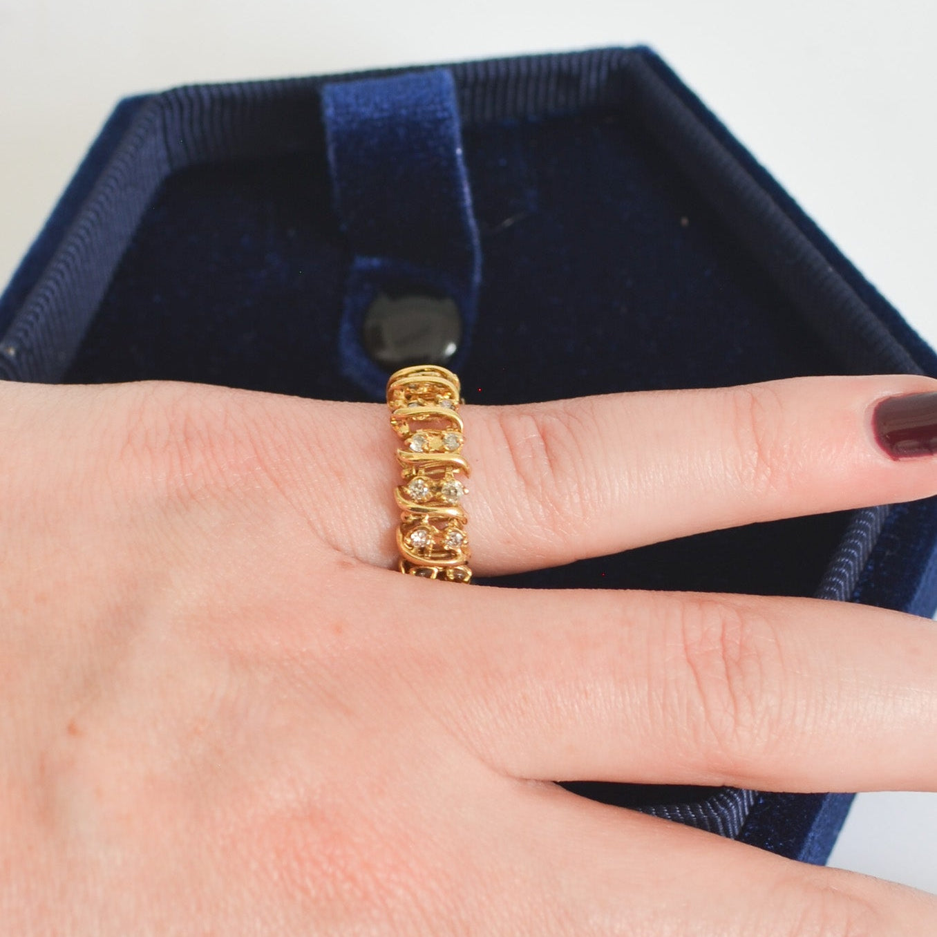 Anillo de oro con diamantes del siglo XX