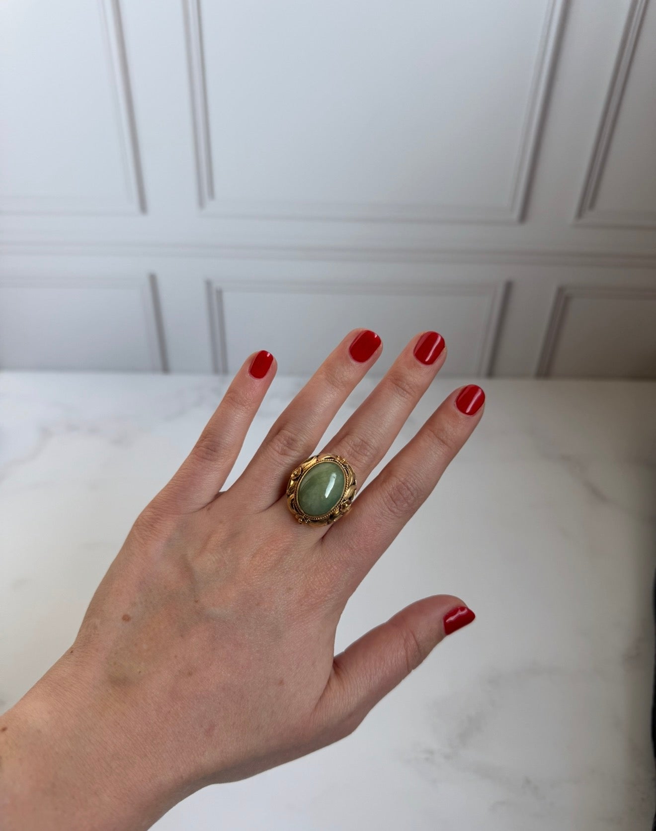 Anillo de jade en oro de 18k