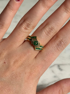 Anillo de esmeraldas con diamantes naturales en oro de 18k