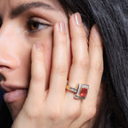 Anillo de granate Hessonita y diamantes