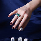 Anillo Art Déco de esmeralda con diamantes