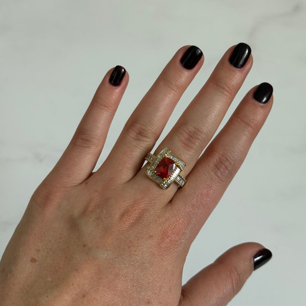 Anillo de granate Hessonita y diamantes