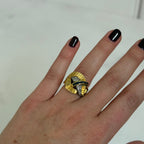 Anillo estilo retro de oro diamantes y zafiros