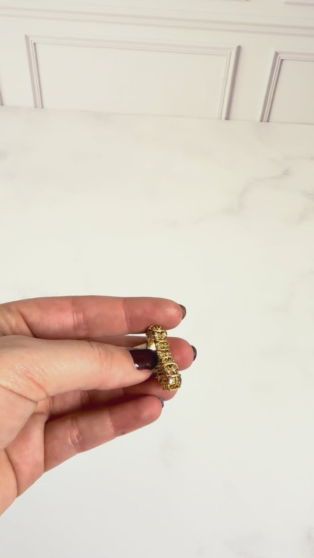 Anillo de oro con diamantes del siglo XX