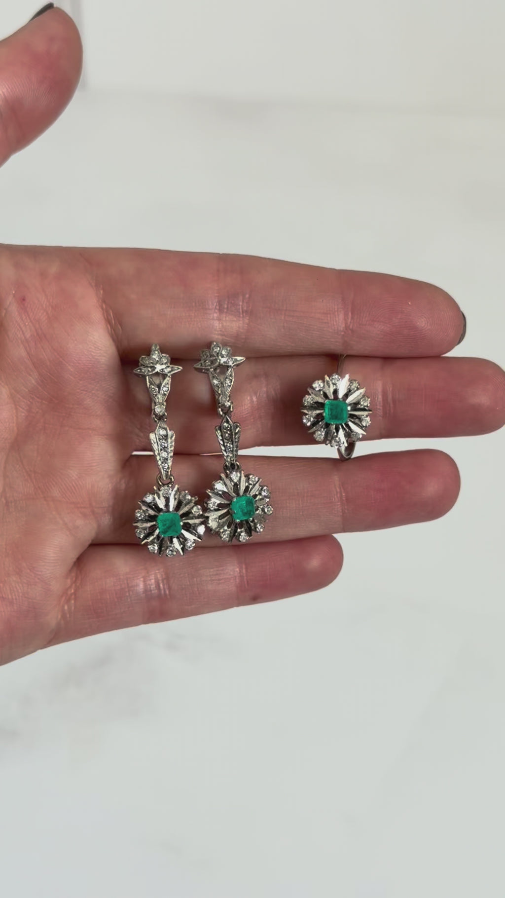 Set de esmeraldas con diamantes clásico